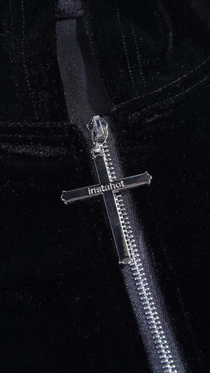 Naughty Kitten Clothing Cross Zipper Fly Hooded Butterfly Sleeved Velvet Dress Zipper Close Up View Alternative Gothic Fashion