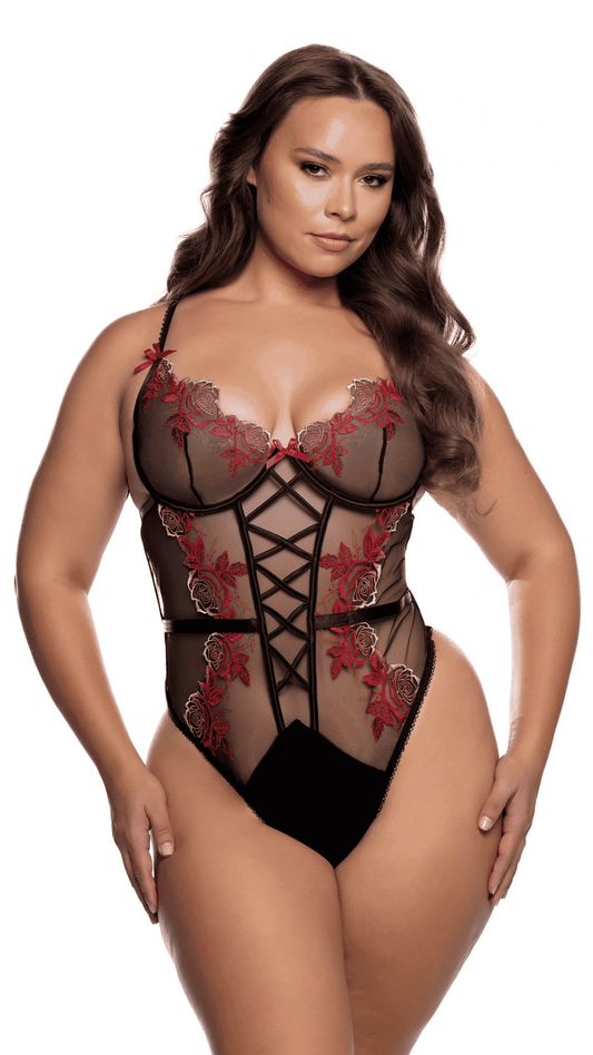 Plus size model in Vie En Rose teddy, front